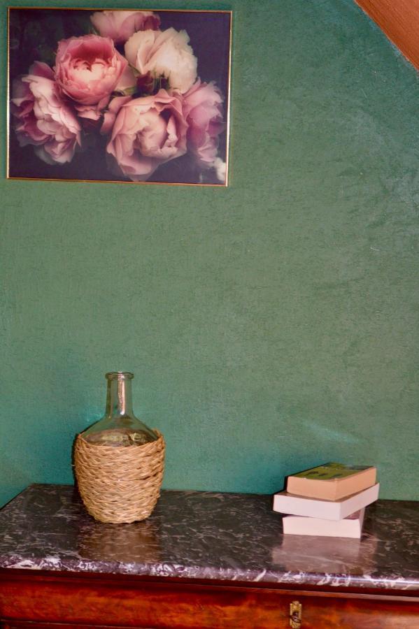 La Pichonniere Bed & Breakfast Isigny-le-Buat Eksteriør bilde