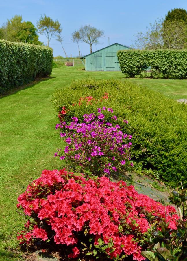 La Pichonniere Bed & Breakfast Isigny-le-Buat Eksteriør bilde