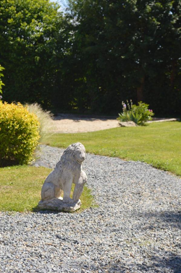 La Pichonniere Bed & Breakfast Isigny-le-Buat Eksteriør bilde